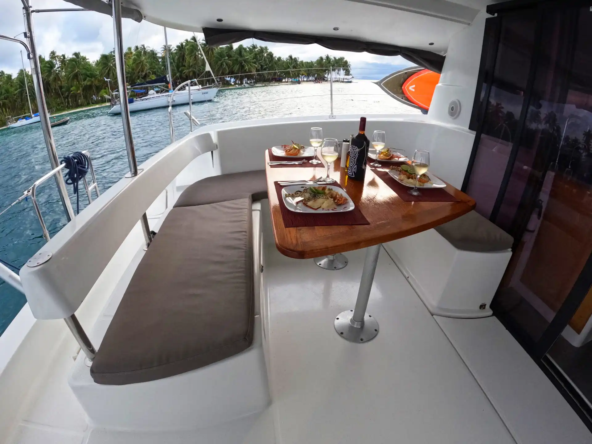 AMPA Tours catamaran exterior in San Blas Islands