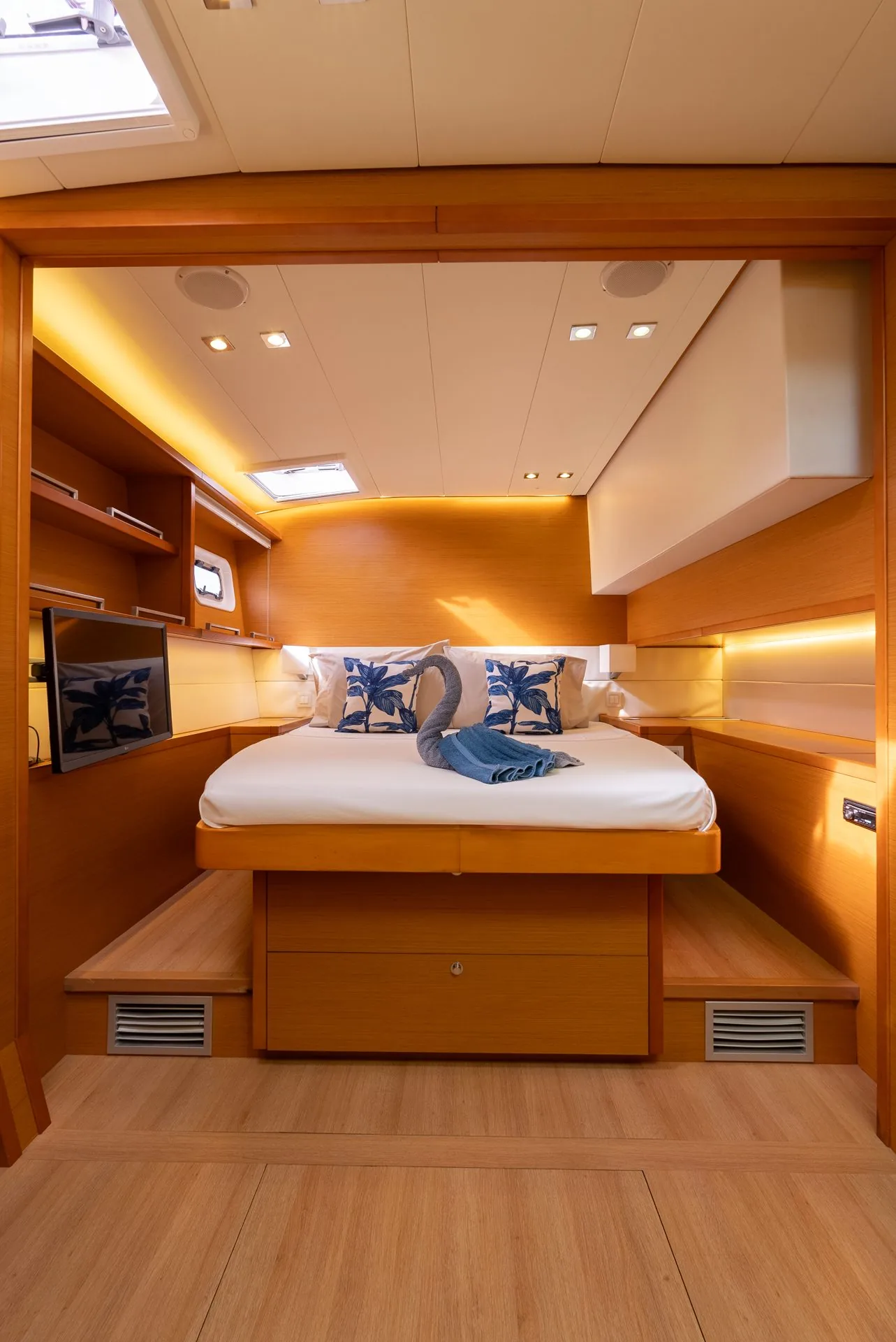 Lagoon 56 | Luxury San Blas Catamaran cabin